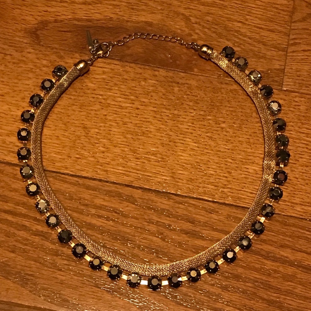 Mesh necklace with smoky stones